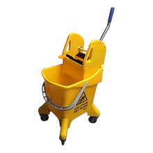 Cargar imagen en el visor de la galería, CUBETA CON EXPRIMIDOR DE 32 L AMARILLA