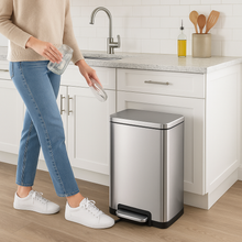 Cargar imagen en el visor de la galería, BASURERO 50 LT C/PEDAL AC INOX