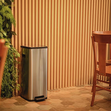 Cargar imagen en el visor de la galería, BASURERO INOX C/PEDAL OCTOS 20 LT