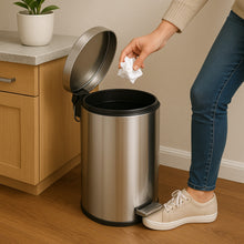 Cargar imagen en el visor de la galería, BASURERO AC/INOX 03 LT C/PEDAL