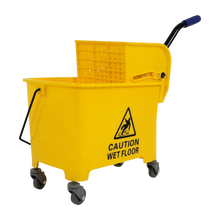 Cargar imagen en el visor de la galería, CUBETA AMARILLA CON PRENSA 32 LT