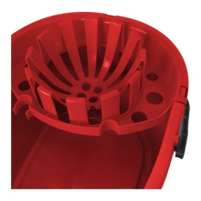 Cargar imagen en el visor de la galería, CUBETA C/EXPRIMIDOR 17 LT ROJO