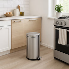 Cargar imagen en el visor de la galería, BASURERO INOX PEDAL 20 LT PEDAL PLUS