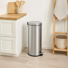 Cargar imagen en el visor de la galería, BASURERO INOX PEDAL 30 LTS BRASIL PLUS
